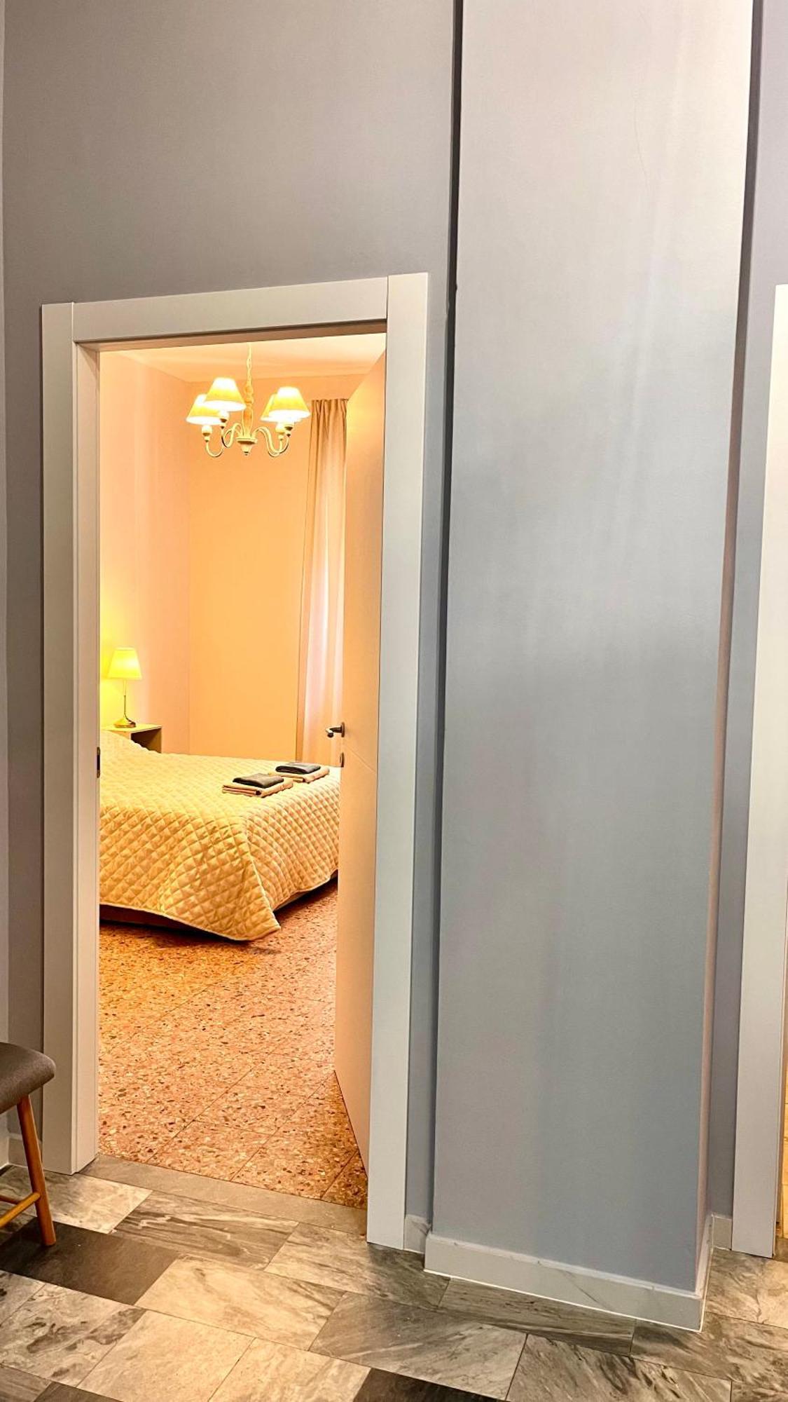 Appartamento Moderno Freidour, Metro Rivoli Torino Esterno foto
